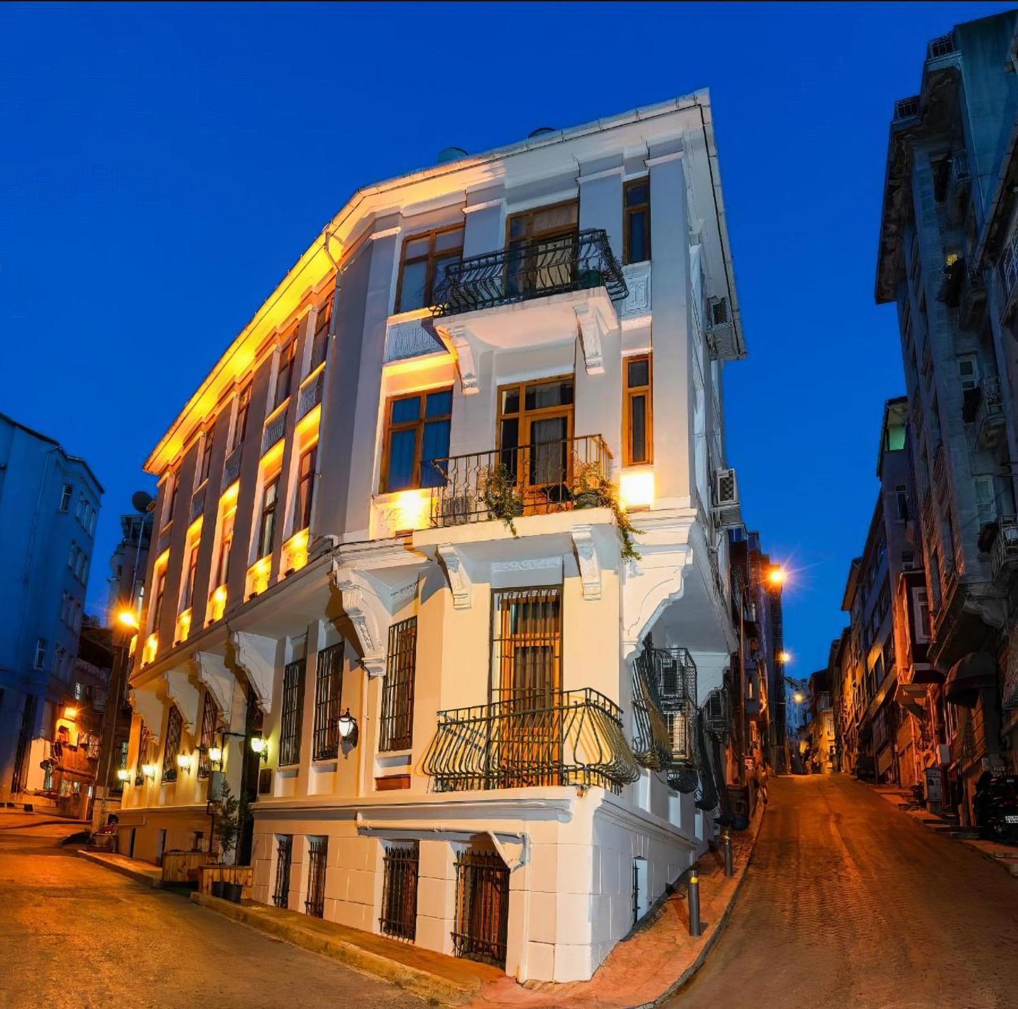 White Bolshoi Rooms Estambul Exterior foto
